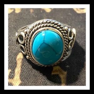 Vintage Size 5 Silver and Turquoise Ring